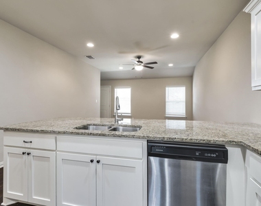 3608 Brookstone Drive - Photo Thumbnail 17