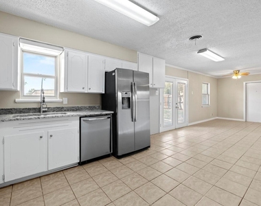 2921 Needles Street - Photo Thumbnail 10