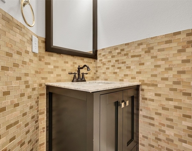 114 Constitution Drive - Photo Thumbnail 21