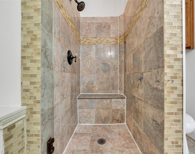 114 Constitution Drive - Photo Thumbnail 20