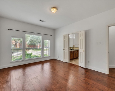 114 Constitution Drive - Photo Thumbnail 16