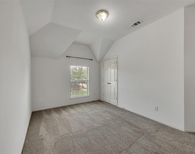 114 Constitution Drive - Photo Thumbnail 25