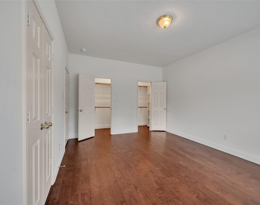 114 Constitution Drive - Photo Thumbnail 18