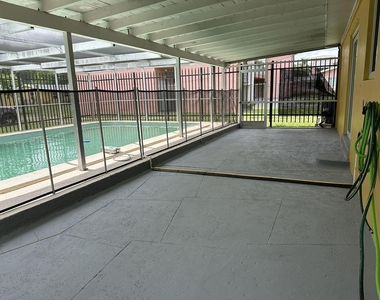 1316 Nw 15th Place Nw - Photo Thumbnail 10