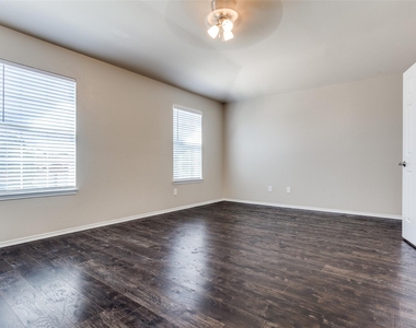 1313 Cedar Branch Drive - Photo Thumbnail 6