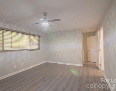 7908 Horse Chestnut Lane - Photo Thumbnail 24