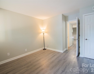 7908 Horse Chestnut Lane - Photo Thumbnail 13