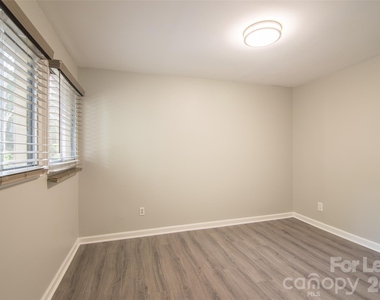 7908 Horse Chestnut Lane - Photo Thumbnail 11