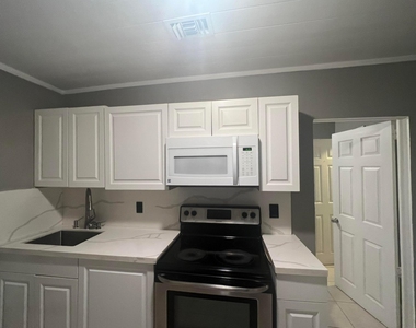 715 S B Street - Photo Thumbnail 2