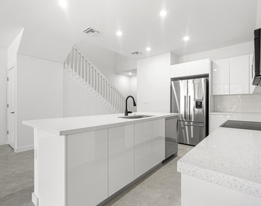 702 Cypress Grove Drive - Photo Thumbnail 8