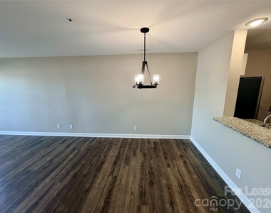 18771 Vineyard Point Lane - Photo Thumbnail 5