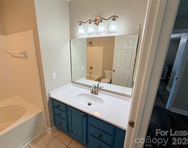 18771 Vineyard Point Lane - Photo Thumbnail 15