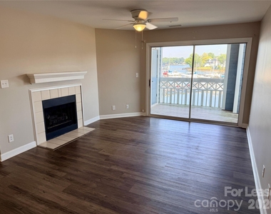 18771 Vineyard Point Lane - Photo Thumbnail 9