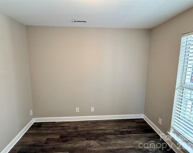 18771 Vineyard Point Lane - Photo Thumbnail 22