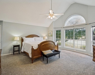 10913 Alexandria Drive - Photo Thumbnail 11