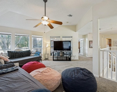 10913 Alexandria Drive - Photo Thumbnail 17