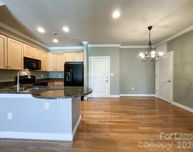 518 Clarice Avenue - Photo Thumbnail 6