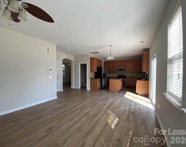 10420 Alvarado Way - Photo Thumbnail 6