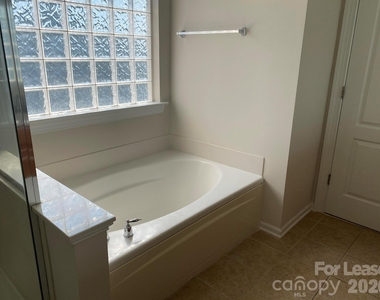10420 Alvarado Way - Photo Thumbnail 11
