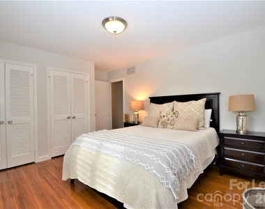 2409 Huntingtowne Farms Lane - Photo Thumbnail 22