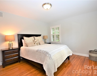 2409 Huntingtowne Farms Lane - Photo Thumbnail 23