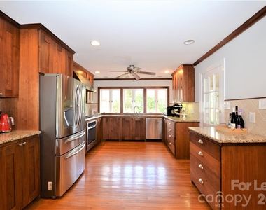 2409 Huntingtowne Farms Lane - Photo Thumbnail 9