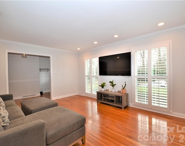 2409 Huntingtowne Farms Lane - Photo Thumbnail 4