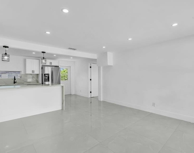 4156 Sw 49th Court - Photo Thumbnail 4