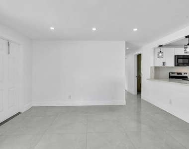 4156 Sw 49th Court - Photo Thumbnail 7