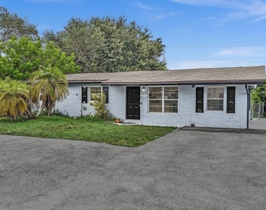 4156 Sw 49th Court - Photo Thumbnail 1