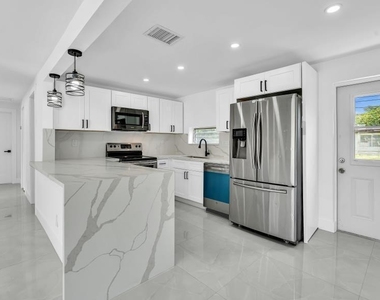 4156 Sw 49th Court - Photo Thumbnail 11