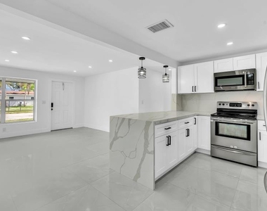 4156 Sw 49th Court - Photo Thumbnail 9