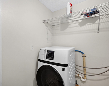 241 Nw 49th Street - Photo Thumbnail 22