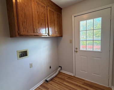 869 Crystal Springs Drive - Photo Thumbnail 3