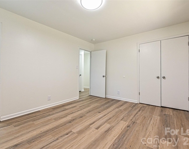 5121 Farm Pond Lane - Photo Thumbnail 13