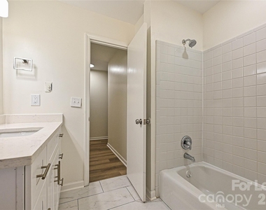 5121 Farm Pond Lane - Photo Thumbnail 17