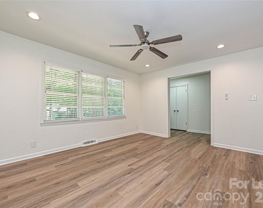 5121 Farm Pond Lane - Photo Thumbnail 5
