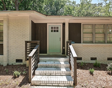 5121 Farm Pond Lane - Photo Thumbnail 2