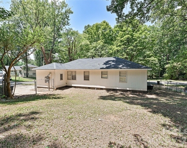 5121 Farm Pond Lane - Photo Thumbnail 24