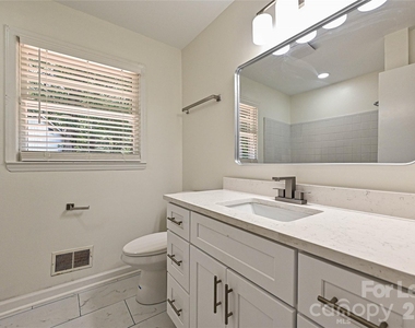 5121 Farm Pond Lane - Photo Thumbnail 16