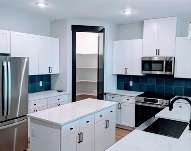 1602 Palladio Loop - Photo Thumbnail 8