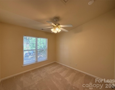 16914 Commons Creek Drive - Photo Thumbnail 7