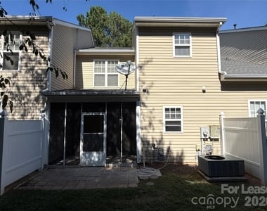 16914 Commons Creek Drive - Photo Thumbnail 11