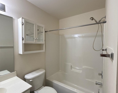 16914 Commons Creek Drive - Photo Thumbnail 8