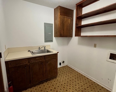 5625 Potter Road - Photo Thumbnail 3