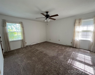 5625 Potter Road - Photo Thumbnail 17