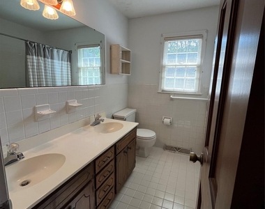 5625 Potter Road - Photo Thumbnail 12