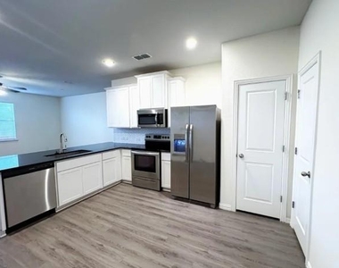 758 Bonnet Trail - Photo Thumbnail 3