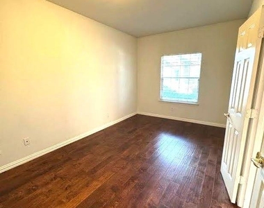 4501 Brenda Drive - Photo Thumbnail 14