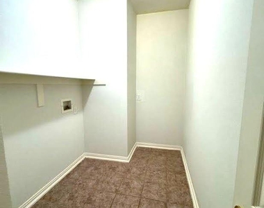 4501 Brenda Drive - Photo Thumbnail 13